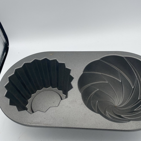 Cute Cupcake Nordic Ware cast aluminum cake pan  6 Cups 1.4 Liters USA - Picture 6 of 6